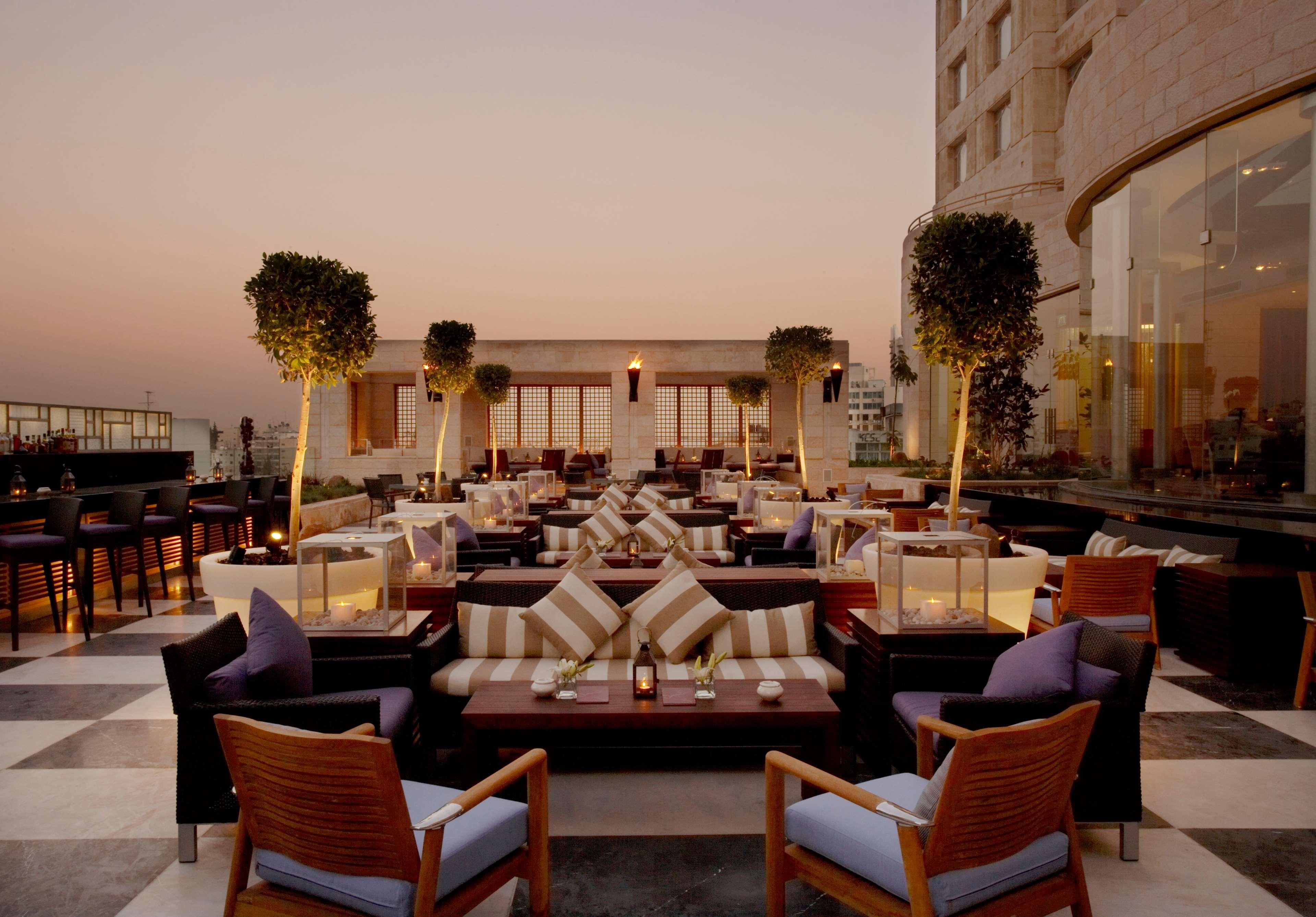 Grand Hyatt Amman Hotel Kültér fotó The Bar