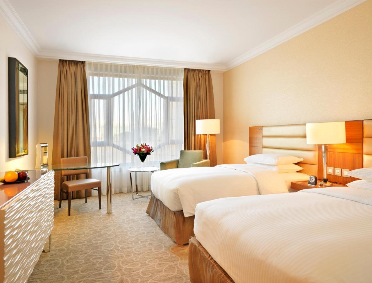 Grand Hyatt Amman Hotel Kültér fotó A room at the hotel